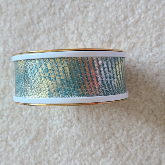 Snakeskin & white enamel gold plated bangle bracelet. - Picture 4 of 6